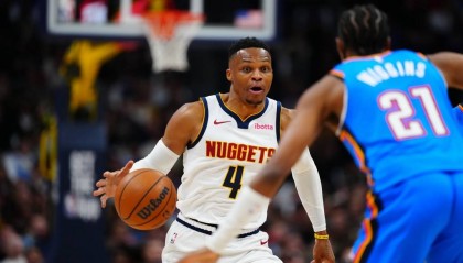 今天10中2!威少生涯效力所有球队首秀均输球