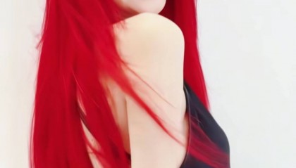 女演员染红色头发,称“吃了三天过敏药才敢染”