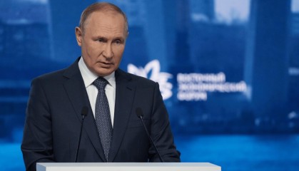 俄政坛大地震,紧急时刻,普京连夜离开俄罗斯!对外释放强烈讯息!