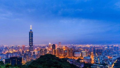 刚刚!中方连发三道警告,我外长公开表态,绝不允许日本强军扩武