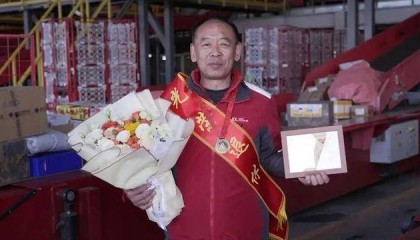 北漂快递大叔首笔退休金10780元:北漂20年在北京退休