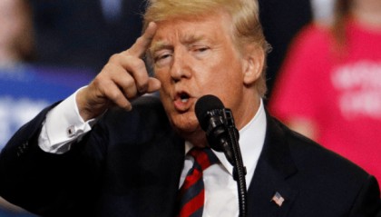 特朗普火速离开英国,临走前送给普京19个字,中方的一番表态斩钉截铁:敢动手必将反制