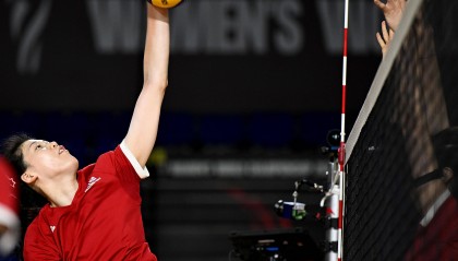 (体育)排球——女排世锦赛:中国队进行赛前训练