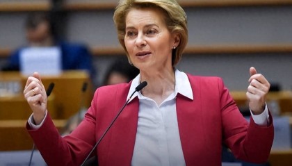 中方甩出反制重拳,不准银行与中企交易,欧盟“铁娘子”冯德莱恩步入困境!