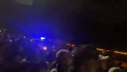 “大量游客深夜滞留,高喊退票”,知名景区道歉