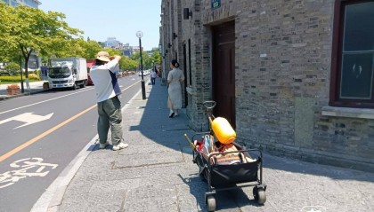 每天上百个“白娘子”和“小青”,西湖边汉服小姐姐大部分从这里走出来