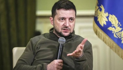 泽连斯基威胁要袭击俄罗斯阅兵活动,他真敢做的话,后果是什么?