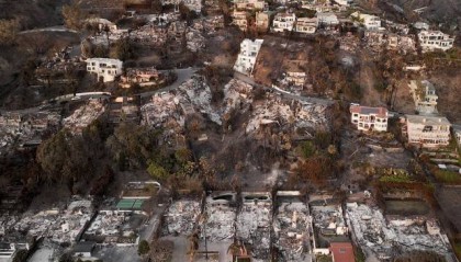 加州山火延烧,经济损失多大?美机构称“达到2500亿至2750亿美元”