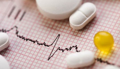 多地患者反映在公立医院、医保定点药店刷医保卡买药更贵,原因解析