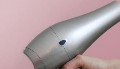 吹风机买来三年没人用,泰国一10岁女童首次使用却触电身亡