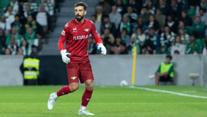 青岛海牛点球判罚再引热议:足协评议组确认判罚正确背后的真相