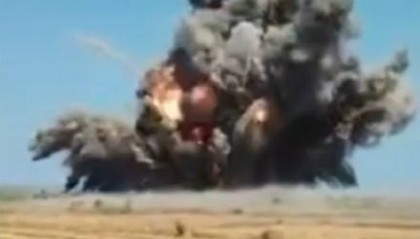 印尼处理过期军用弹药时发生爆炸,致13人死亡