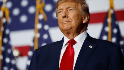 中美即将谈妥了?就在谈判关键时刻,特朗普突然下了道“命令”,先对中国退一步?