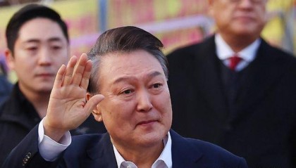 被关52天的尹锡悦,还没来得及放松,最新调查结果,让他笑不出来