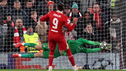 斯洛特背锅?利物浦英超15分领跑不轮休 欧冠惨成16郎