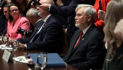 他被特朗普当众羞辱,全场都在哄笑