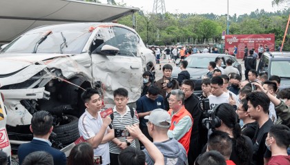 30余名车主现身广州问题车展,现场维权火爆