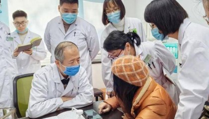 口腔溃疡“纠缠”两年无解 女子跨省求医谜团解开