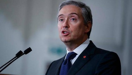 白宫最新表态后 一夜间美股由涨转跌 多国群起围攻