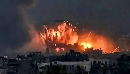 美军改变打法,一炮击穿胡塞“心脏”,伊朗按兵不动,在等什么?