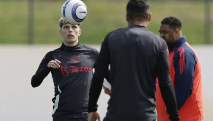 曼联天降“戴维平替”!18岁妖星25球惊艳,省下亿万引援费就靠他?