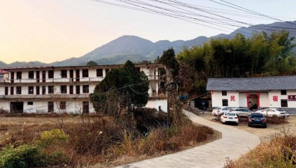 “驴友”进山千人连夜救援,追偿两万合理吗?