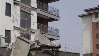 一小区多层阳台全部坠落!官方通报发布