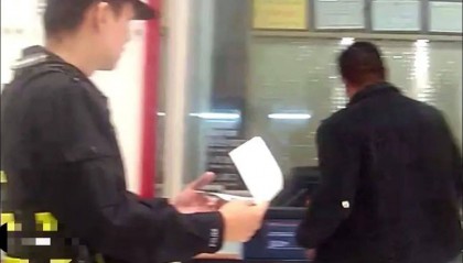 柳州男子到银行取93000元现金,柜员一看:莫非是……