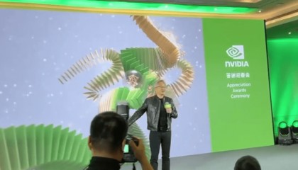 黄仁勋现身北京:英伟达在中国拥有近4000名员工,离职率全球最低