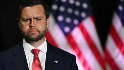 美国副总统威胁出兵,俄罗斯突然想起,中俄75年前还有一个重要约定