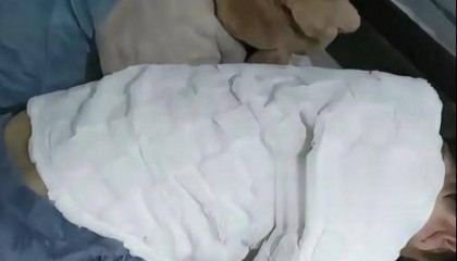 比电影还恐怖!女子半夜惊醒,床底揪出黑衣男!