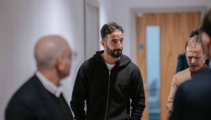 新帅抵达!阿莫林已正式接管曼联 获得工签后开始工作