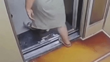 惊恐!毒蛇缠在自行车上,深圳13岁男孩伸手被咬!近期超80人中招