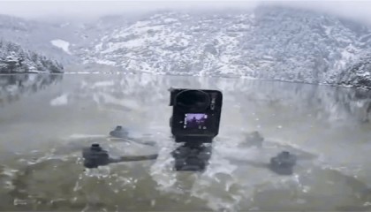 无人机“哗”的一声,从水中钻出!解放军多栖作战实力藏不住了