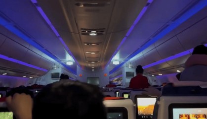 川航一飞往温哥华航班遇“炸弹气旋”?乘客称有人呕吐,曾三次尝试降落未果