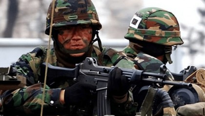 事情不简单!泽连斯基接连收到大礼,普京等到两支“强援”?