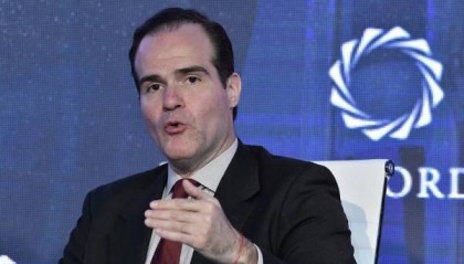 破防了?特朗普顾问扬言应对经过钱凯港货物征60%关税,“以示警告”