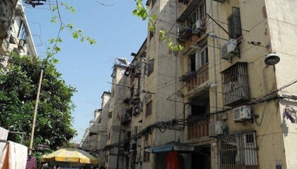 老百姓建议，别再瞎折腾老旧预制板楼了，原地重建才是正途！