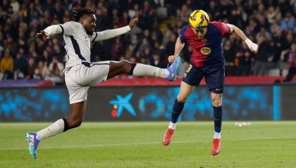 西甲-奥尔莫破门+伤退莱万替补建功 巴萨3-0奥萨苏纳3分领跑