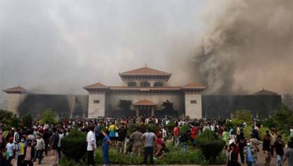 总理辞职、政府大楼被烧……尼泊尔发生了什么?