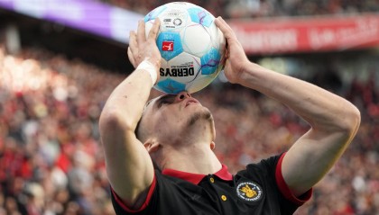 5000万镑!利物浦天才中场埃利奥特转会在即,德甲豪门疯抢