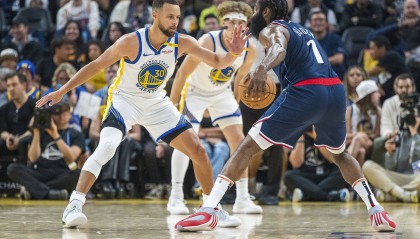 哈登23+11+7库里意外伤退 勇士负快船吞赛季首败