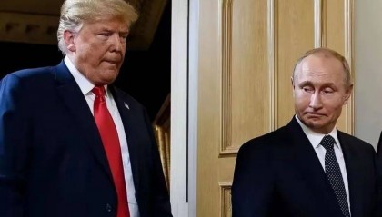 特朗普调转“枪口”,500%关税砸向俄,中方警告奏效,美国不敢硬刚