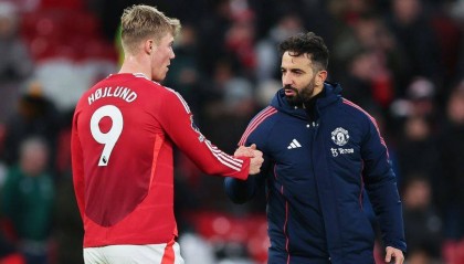 曼晚:滕哈格给曼联买下了15人 现在阿莫林要卖掉其中8个