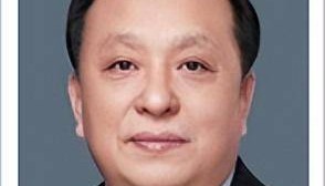 中组部有关负责同志宣布中央决定:他们的职务调整