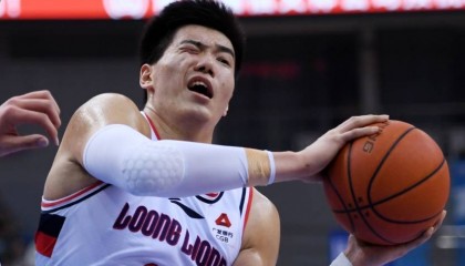 广州队:焦泊乔半月板损伤 在队医陪同下前往国家队