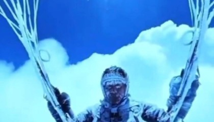 机长谈“男子玩滑翔伞被云吸到海拔8598米”:若其位置和航路重叠,存在相撞威胁