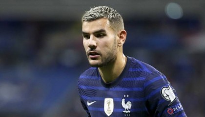 意媒:特奥因小腿伤势缺席法国国家队训练,周三有望恢复正常训练