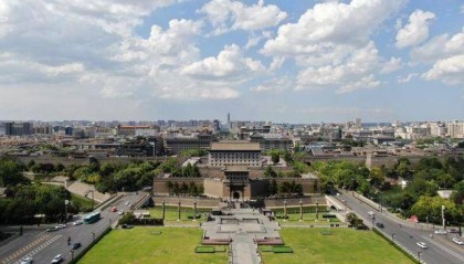 假日经济活力观察:“出入口经济”点亮西安城墙