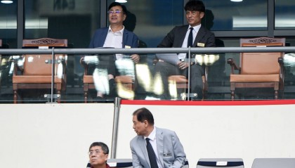 国足新帅人选分析:高洪波落选,施密特呼声最高的背后